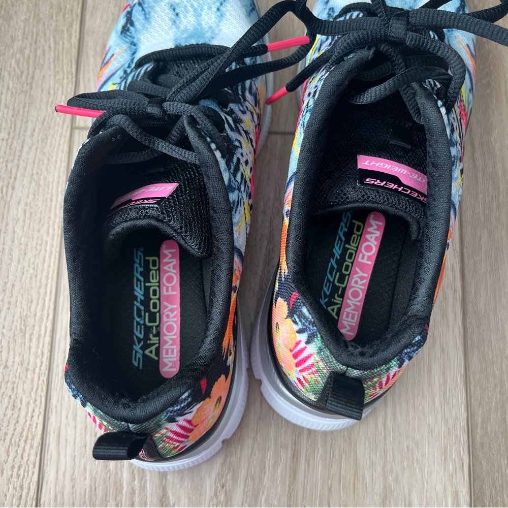 Skechers Tropical Floral Print Wedge Sneaker - Picture 4 of 9